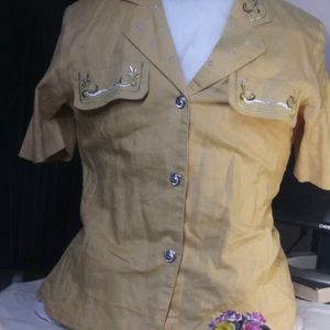 Embroidery blouse with Short Sleeve by Jennifer Eden